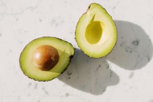 beneficios del aguacate