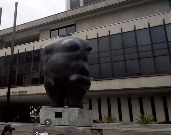 La gorda (justo en frente del Parque Berrío)