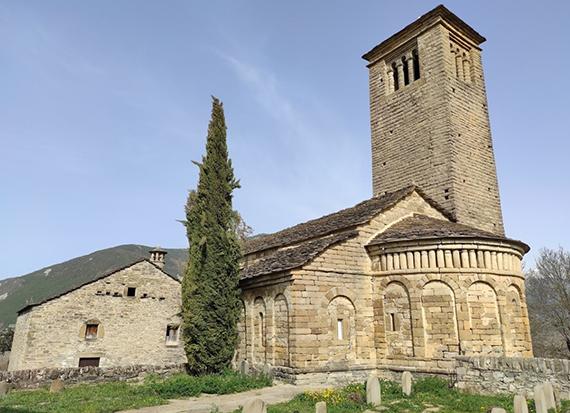 Iglesia de San Pedro de Lárrede