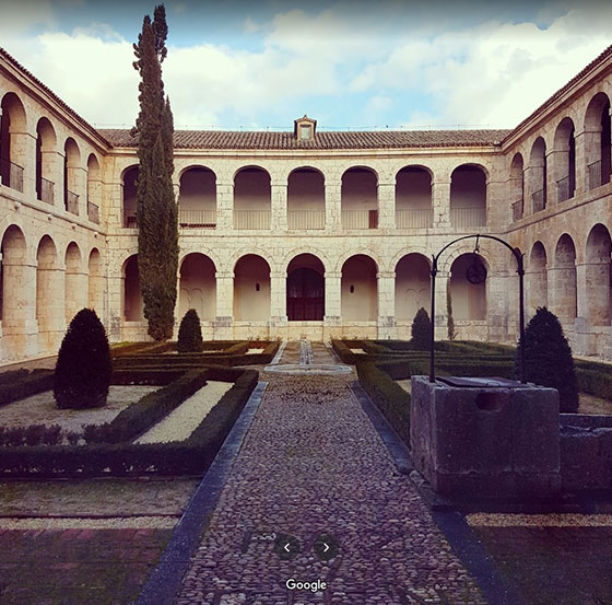 Patio del monasterio de Santa Clara